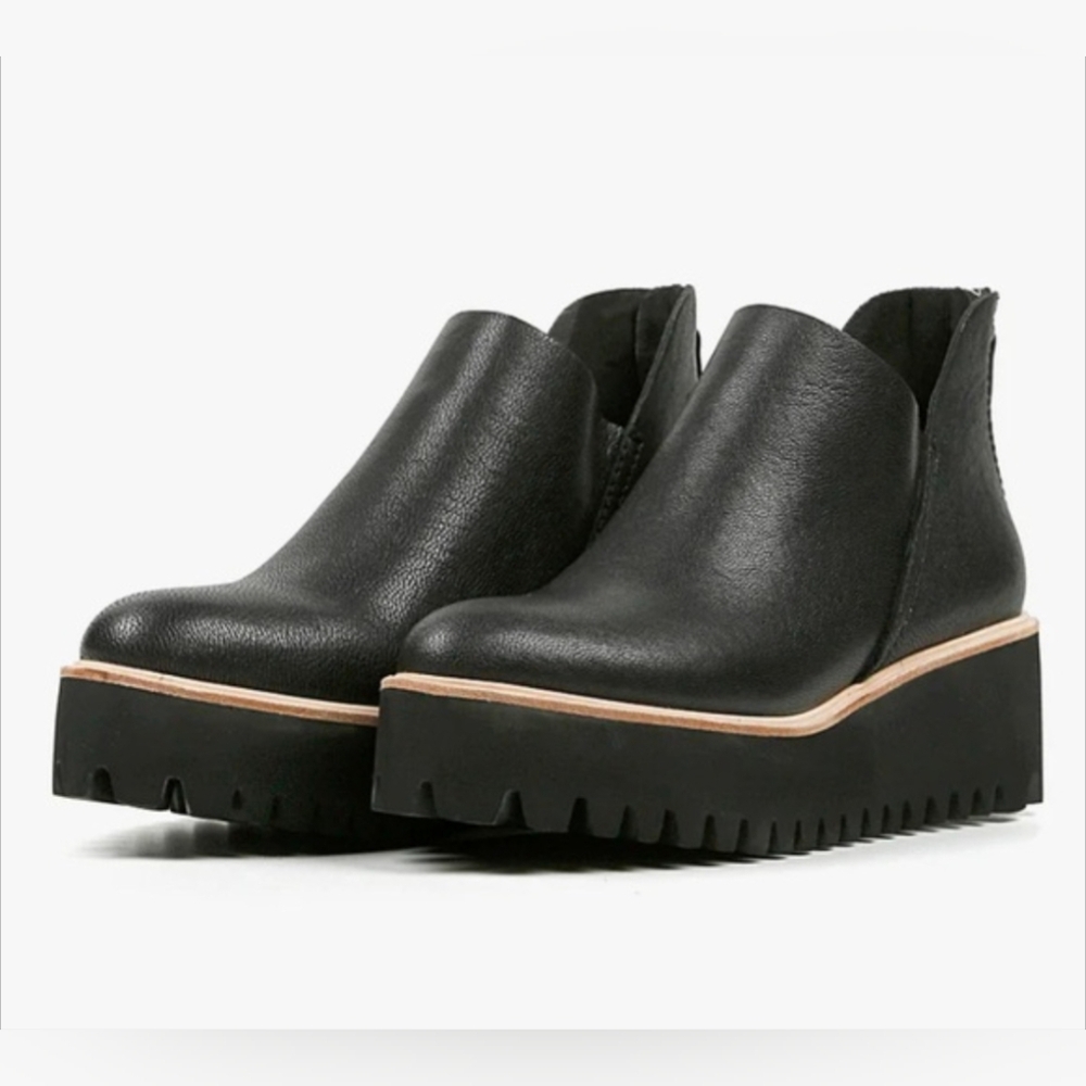 All Black Footwear Flatform Tread Shootie Platform Ankle Bootie Boot
